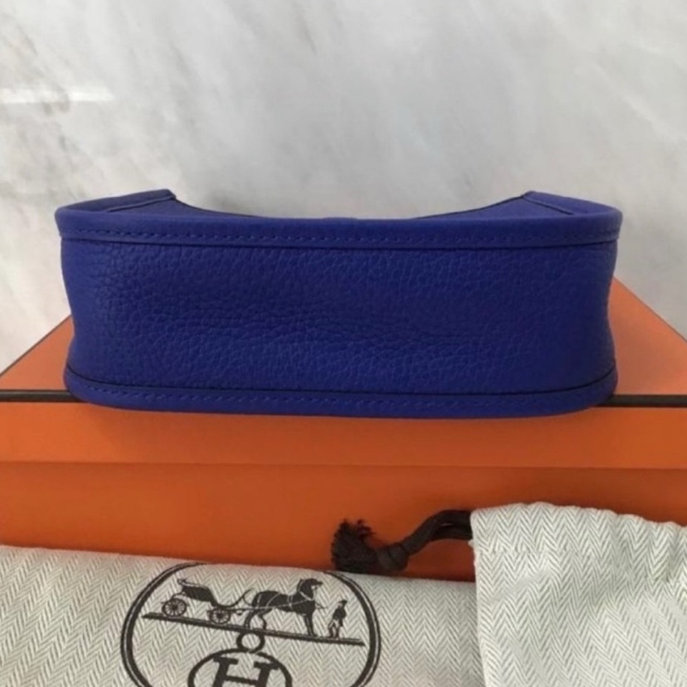 *SOLD* Blue Hermes TPM Evelyne Handbag - Picture 4 of 8